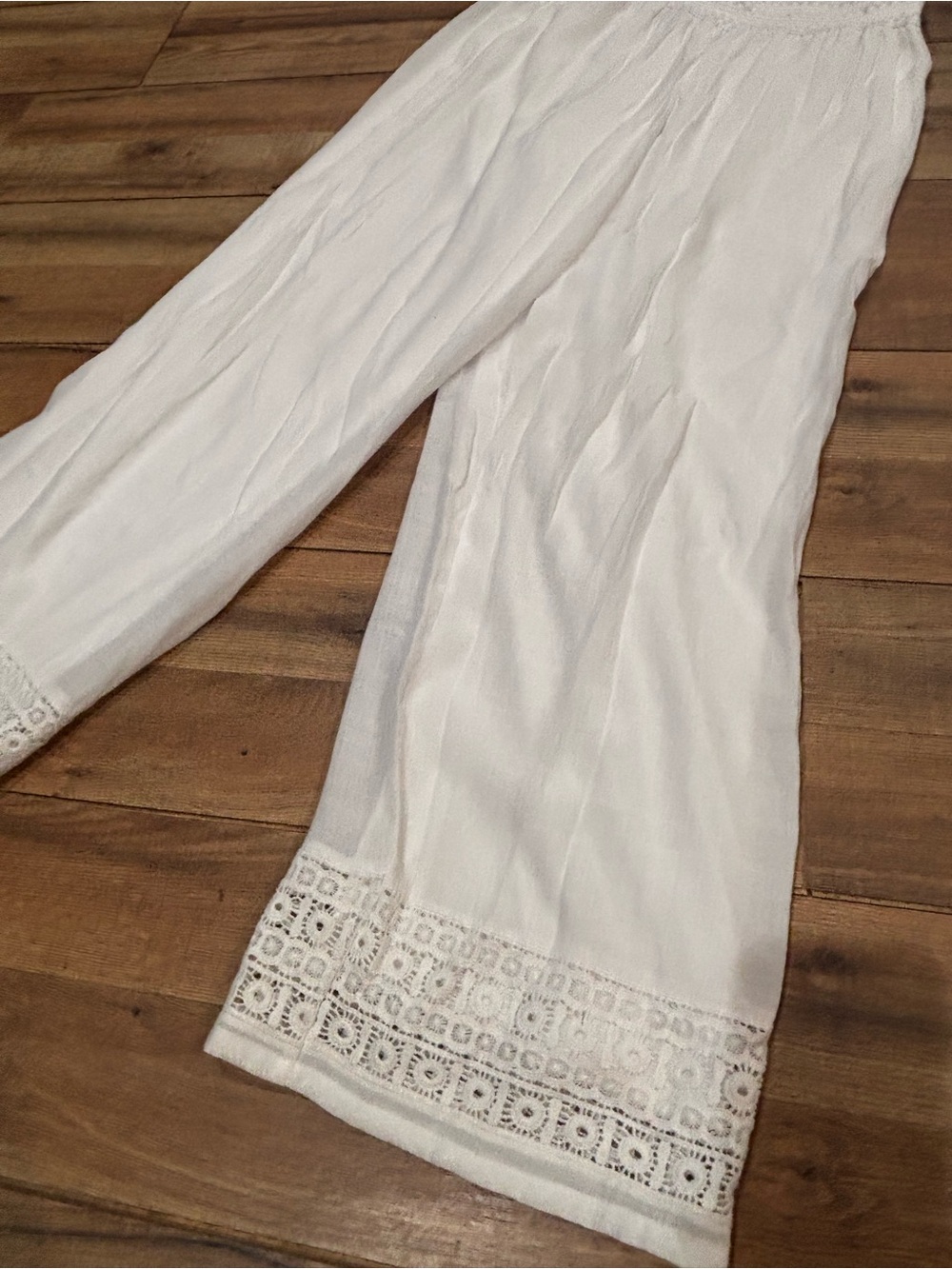 JM Collection White Wide Leg Pants Small Crochet Trim Resort Coastal Boho - Picture 3 of 6